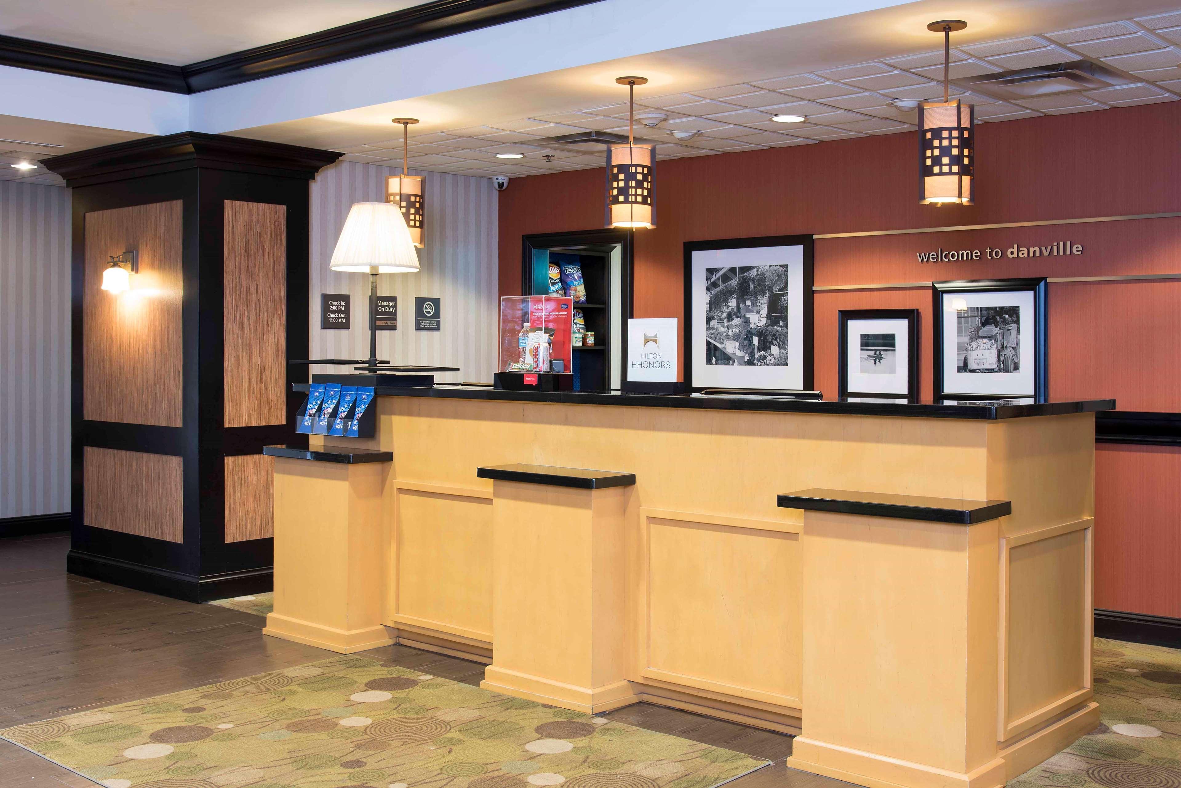 Hampton Inn & Suites Danville Buitenkant foto